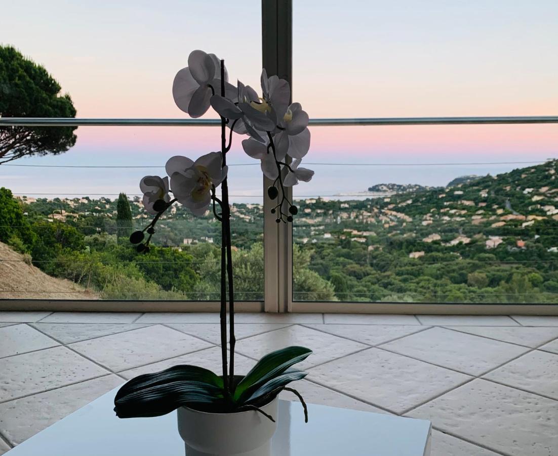 Maison Avec Vue Panoramique กาวาแลร์-ซูร์-แมร์ ภายนอก รูปภาพ
