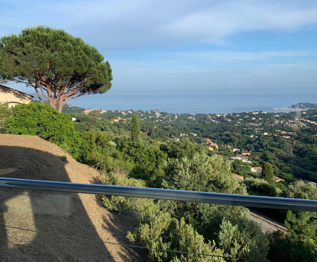 Maison Avec Vue Panoramique กาวาแลร์-ซูร์-แมร์ ภายนอก รูปภาพ